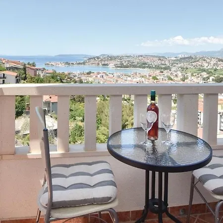 Apartmán Family Friendly With A Swimming Pool Podstrana, Split - 13828 Podstrana